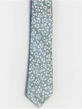 Bar III 100% Cotton Blue/White Floral  Tie (2.5 in x 59 in)